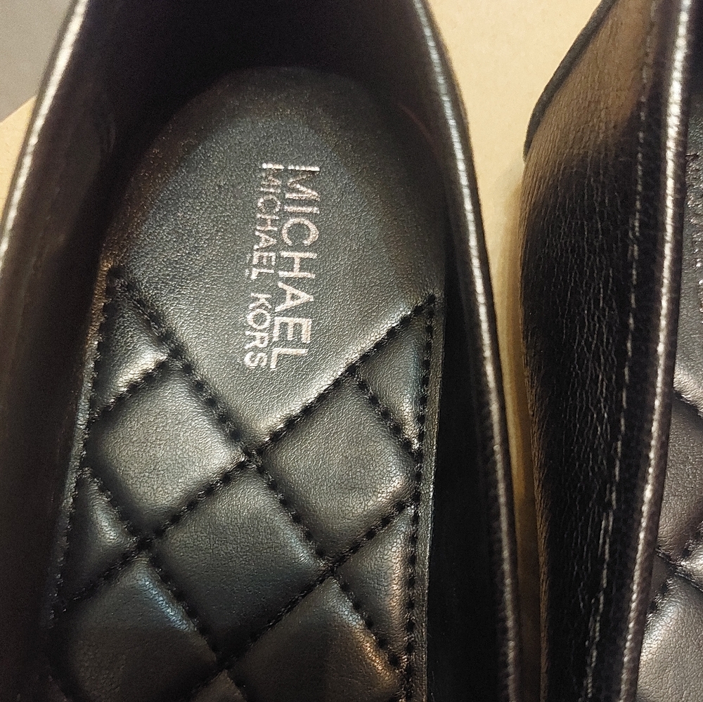 Michael Kors Leather Women's Black Flats Size - 5 - Picture 2 of 5